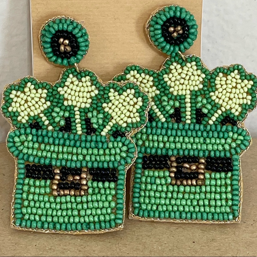 💚🎉St Patty’s Day Beaded Earrings